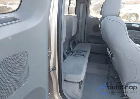 2005 Toyota Tacoma Prerunner V6 z USA, uszkodzony, nr VIN 5TETU62NX5Z082467